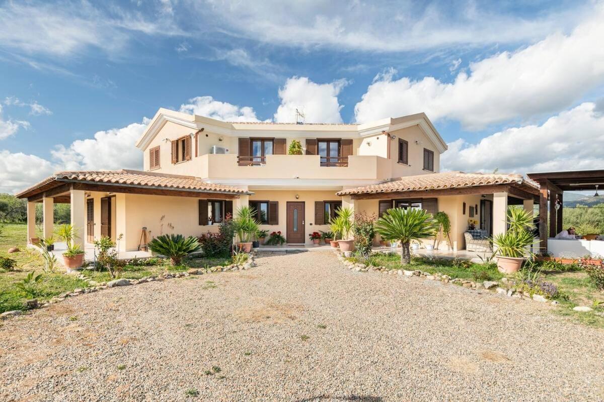 Villa Maria Maracalagonis Exterior photo